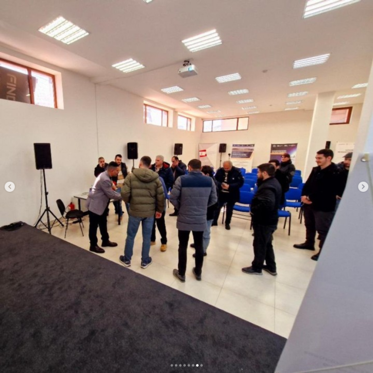 Screenshot 2025-05-07 at 10-35-05 Inbox • Chats